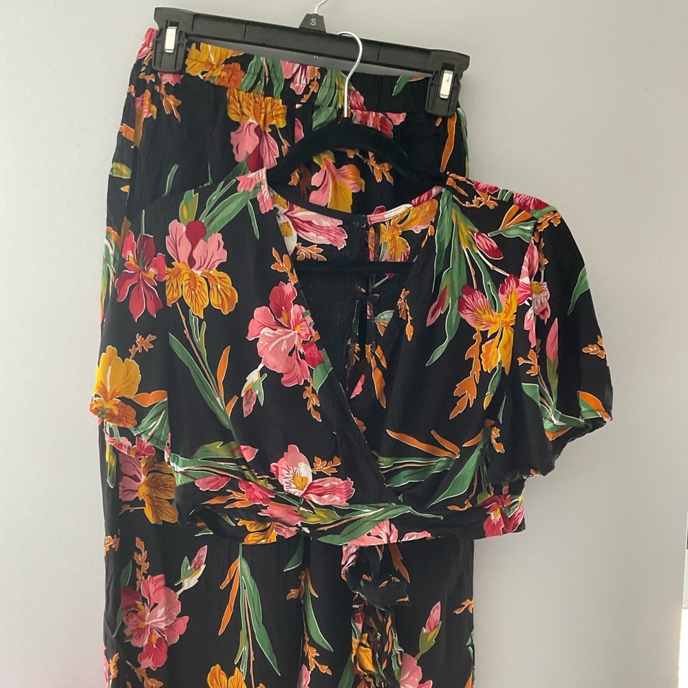 Floral crop top pant set